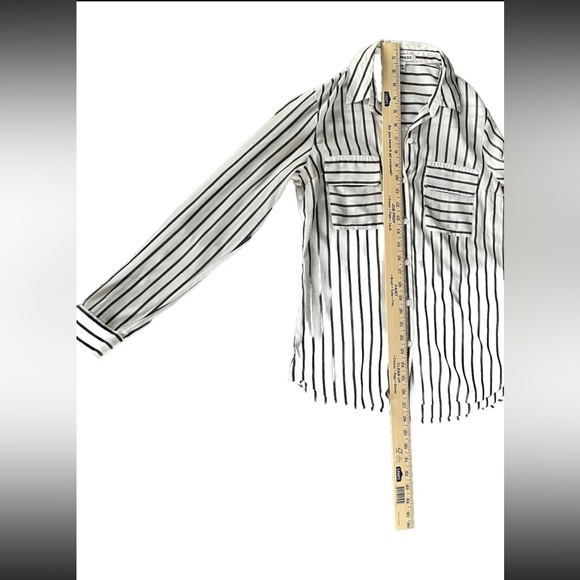 EUC Express Portofino Striped Button-Up Shirt | Black White | Women’s Size XS - Picture 9 of 14